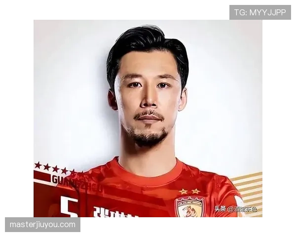 张琳芃这训练完直接拎着蛋白粉去接娃，自律到连狗仔都拍不出花边